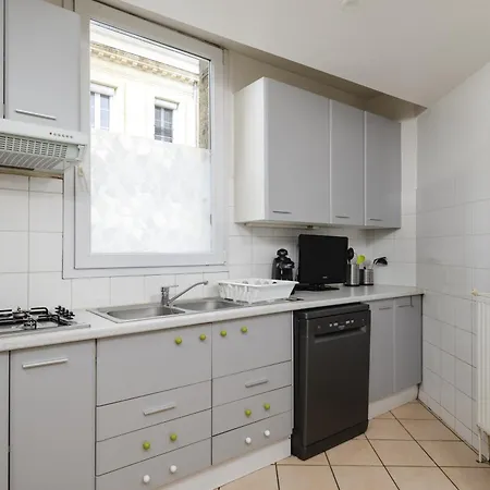 Holiday home A Bordeaux, Climatisee Avec Billard