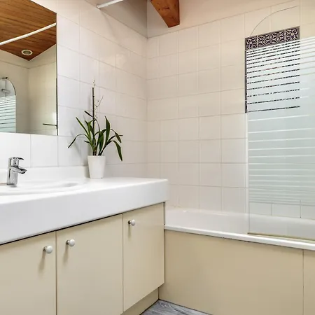 A Bordeaux, Climatisee Avec Billard Holiday home